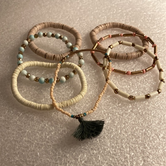 NWOT - Stacked Boho Brassy & Coral Blue Beaded Stretch Charm Bracelets (7) - Picture 3 of 3